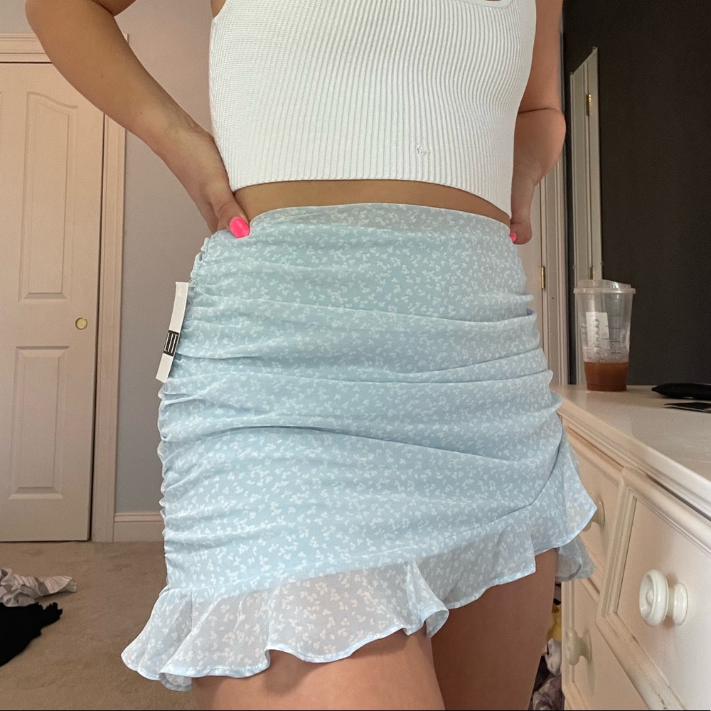 NEVER WORN- Tag on! Cotton Candy LA sky blue floral ruched mini skort!
